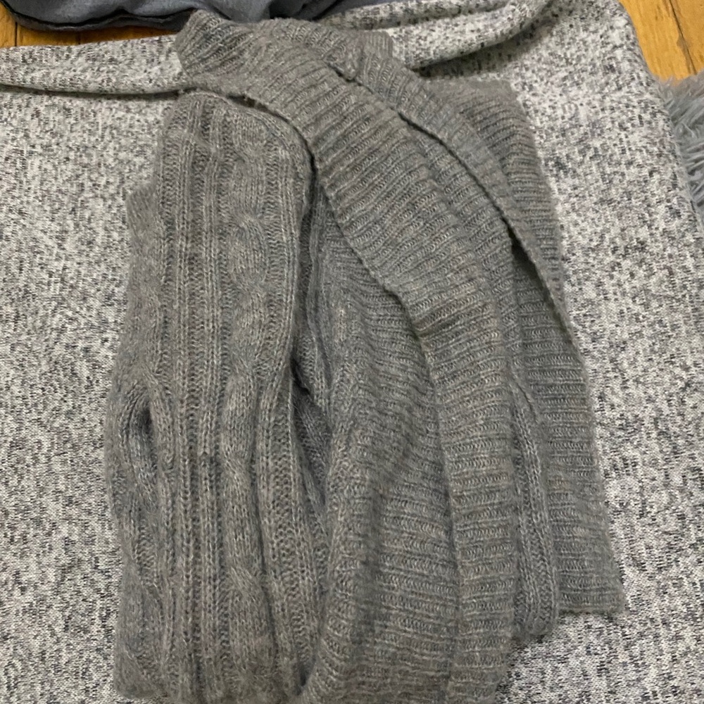 Sweater - Picture 3 of 4